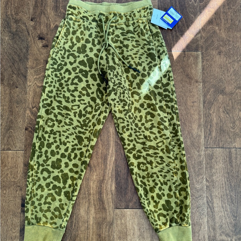 JoyLab joggers. 7/8 length, size small.
NWT!